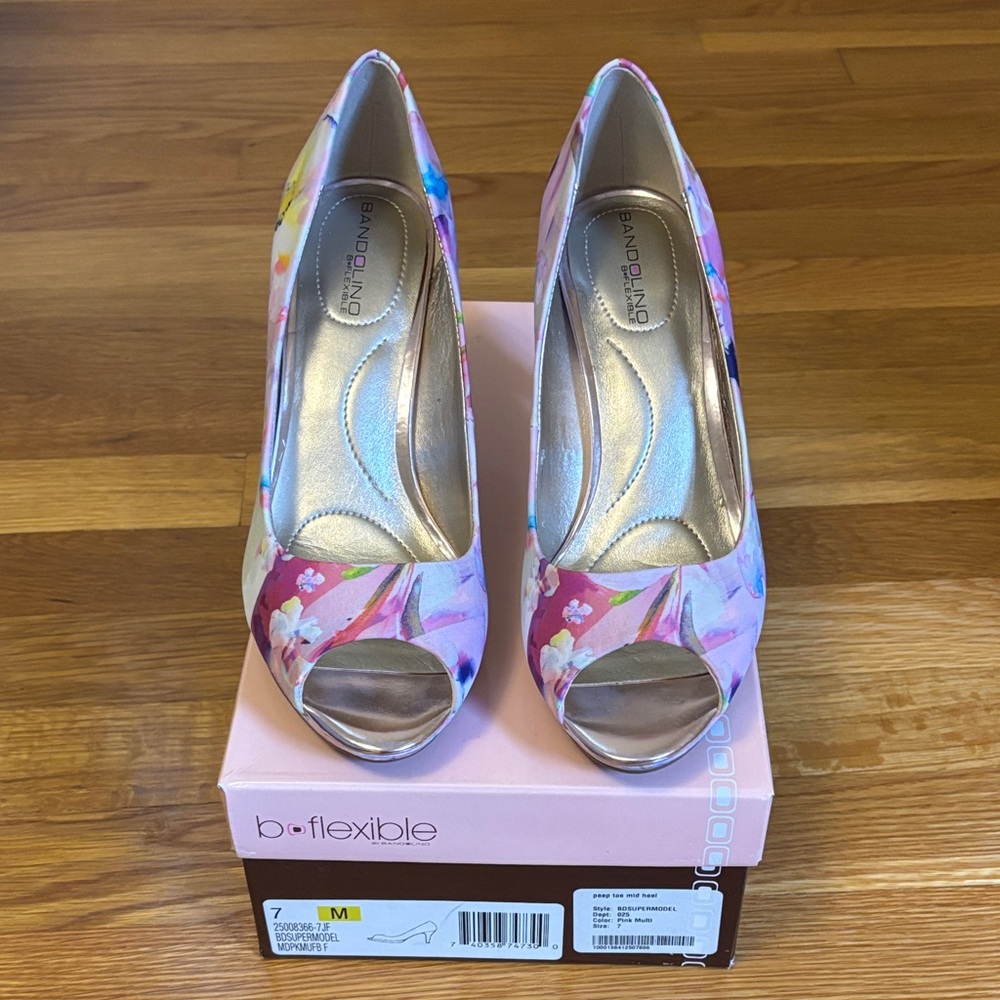 Bandolino Women's Floral Peep-Toe Heels - Multicolor, satin. nwt